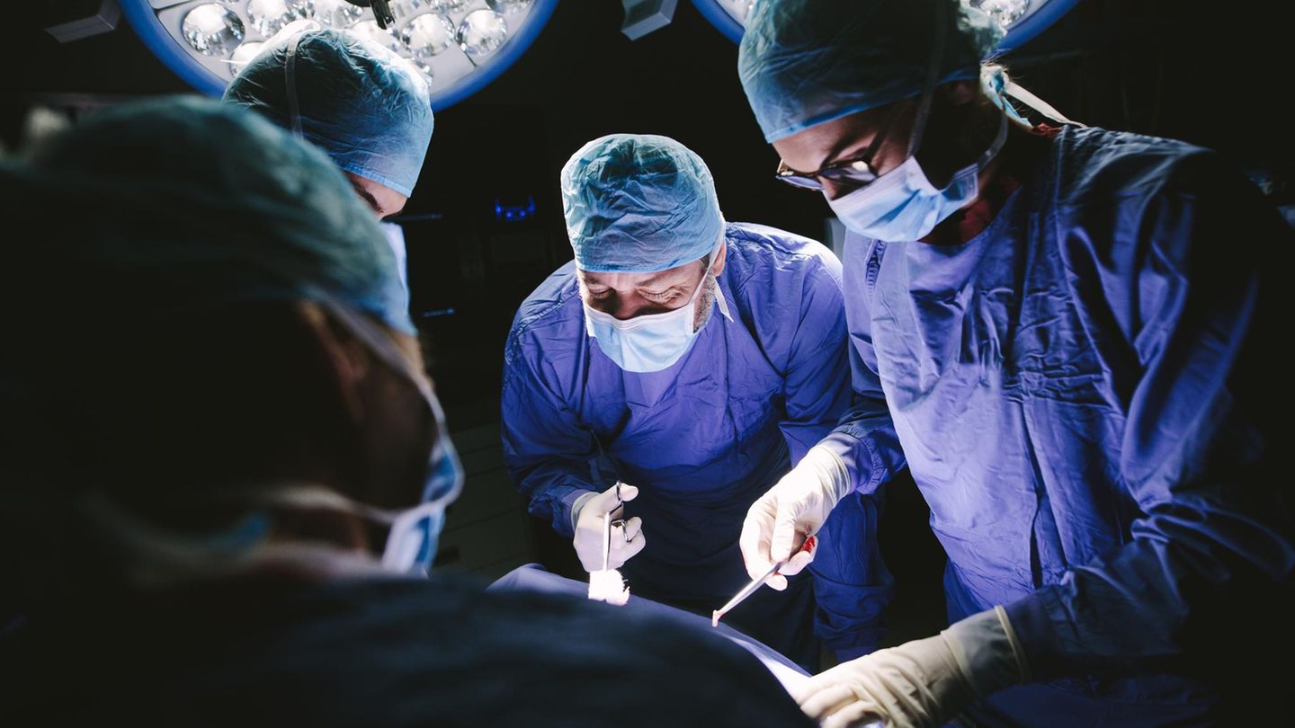 Ärzte während einer OP