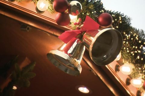 Glocken auf dem Weihnachtsmarkt.