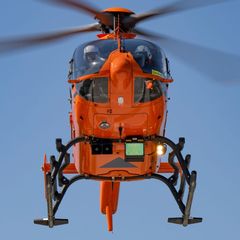 Der Verletzte wurde mit einem Rettungshubschrauber in ein Krankenhaus geflogen. (Symbolbild) Foto: Boris Roessler/dpa