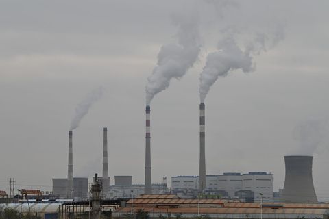 Greenpeace hat einen sinkenden Zubau von Kohlekraftkapazität in China errechnet. (Symbolbild) Foto: Johannes Neudecker/dpa