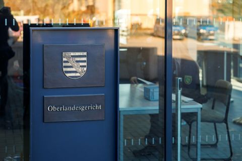 Eingang zu Oberlandesgericht Dresden