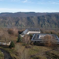 Inzwischen gibt es 47 Kaufinteressenten für den Cyberbunker. (Archivbild) Foto: Harald Tittel/dpa