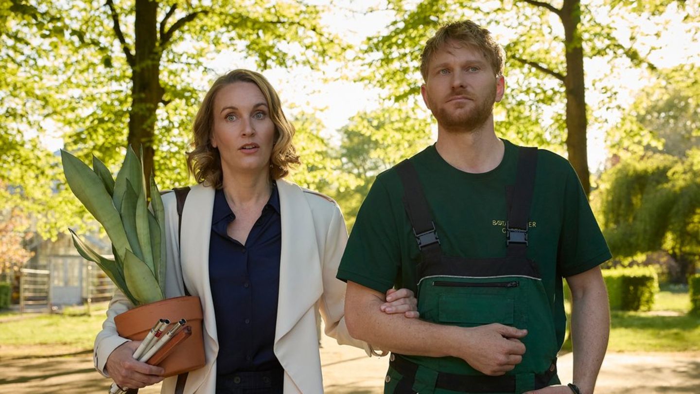 "Die Heiland - Wir sind Anwalt: Blind": Romy Heilands (Christina Athenstädt, l.) Mandant Tobias Brinitzer (Lucas Prisor, r.) f