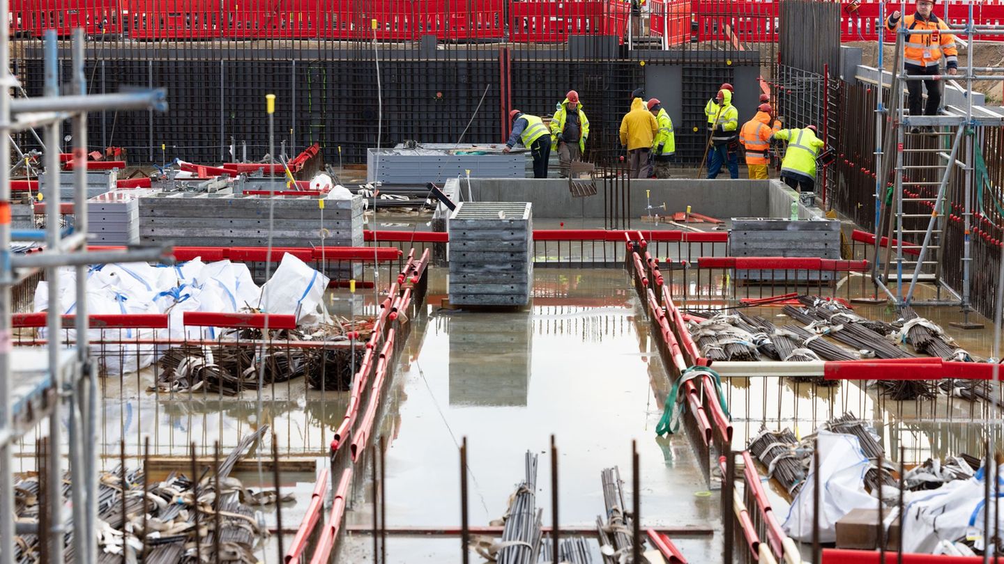 Großaufträge bringen das Baugewerbe voran. Foto: Ulrich Perrey/dpa