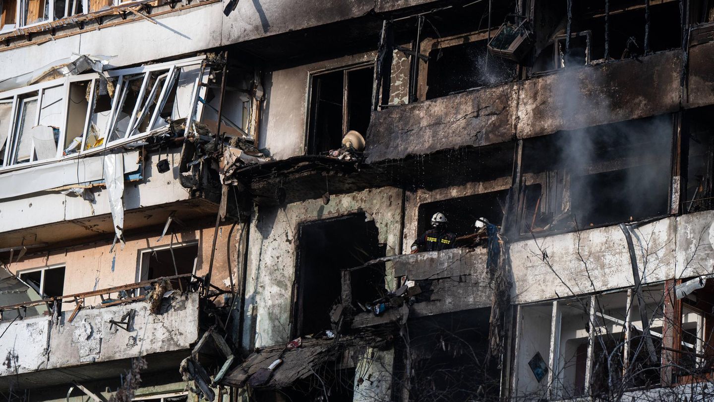 Ein zerstörtes Haus in Kiew, der Hauptstadt der Ukraine