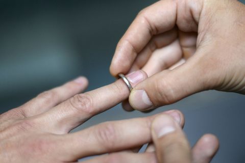 Männer bei Ringtausch