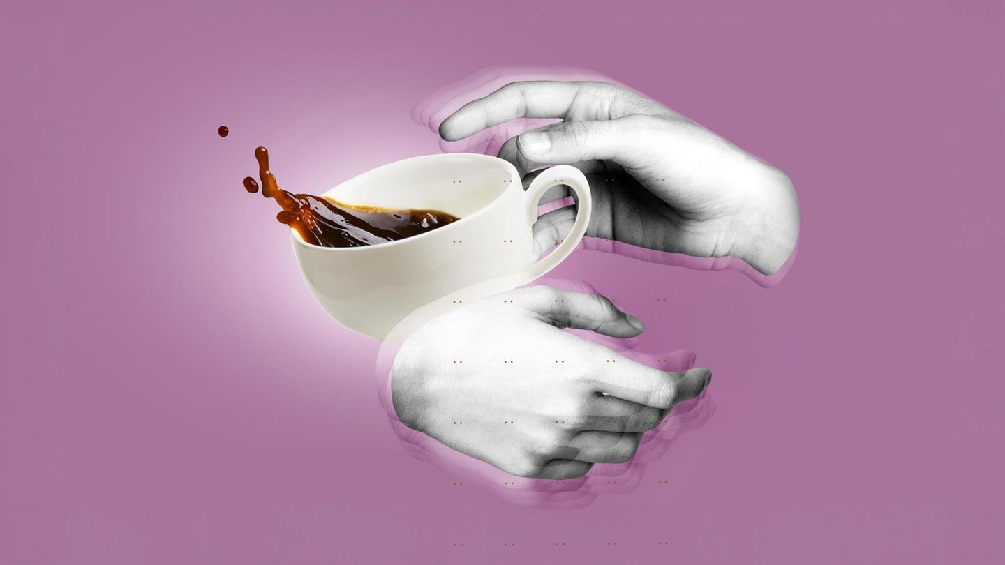Zittern der Hände: eine übreschwappende Kaffeetasse