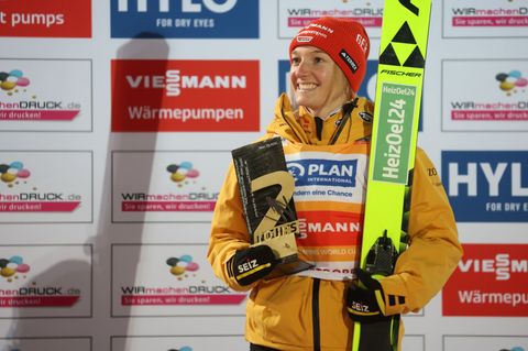 Katharina Schmid kämpft seit Jahren für eine Vierschanzentournee der Frauen. (Archivfoto) Foto: Karl-Josef Hildenbrand/dpa