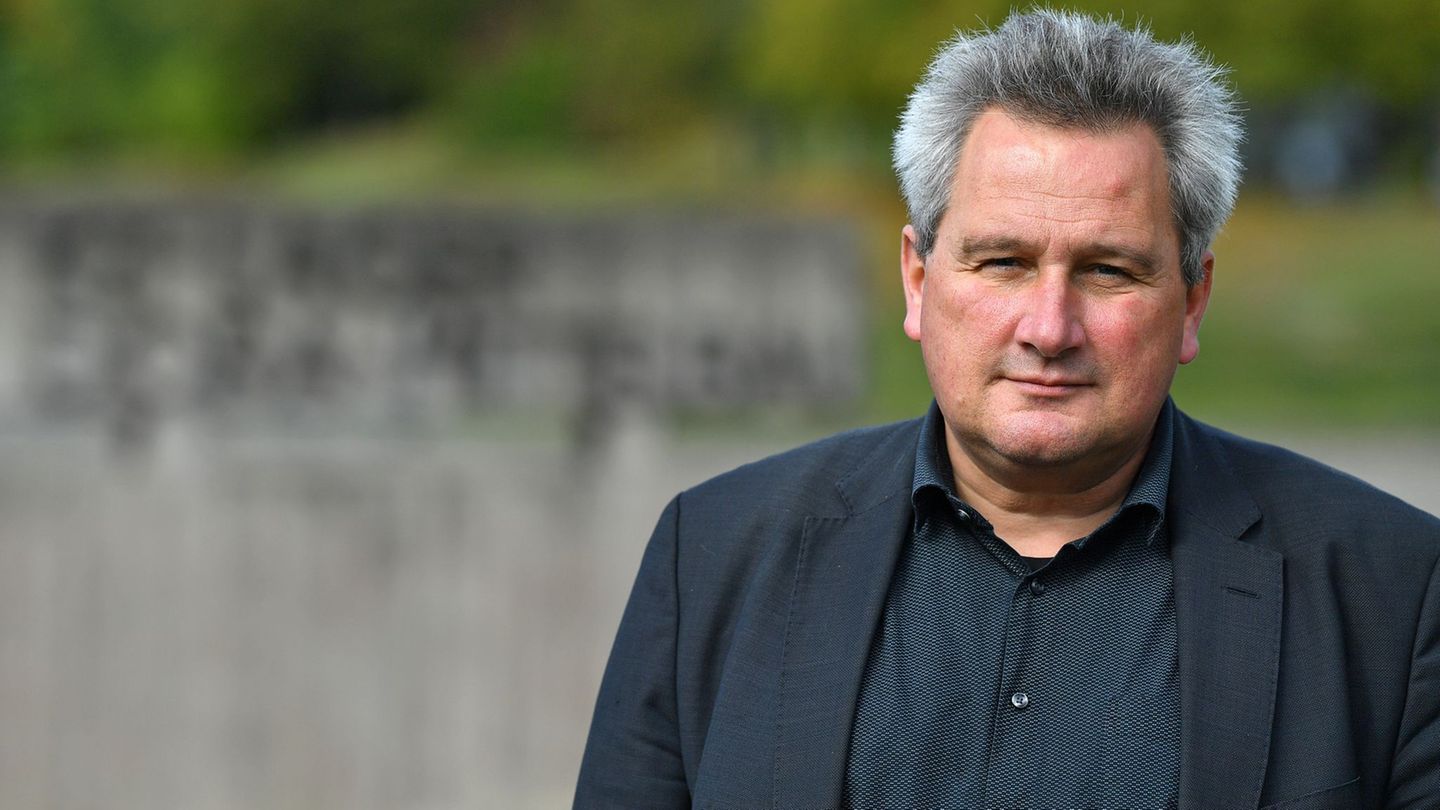 Der Historiker Jens-Christian Wagner bekommt das Bundesverdienstkreuz. (Archivbild) Foto: Martin Schutt/dpa