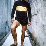 Diego Amando Maradona eilt schon mit 21 Jahren der Ruf voraus, ein Fußballgenie zu sein. Mit 20 Jahren wechselt er von den Argentinos Juniors zu den Boca Juniors – der Beginn einer Weltkarriere 