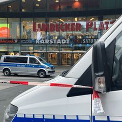 Vier Verdächtige, darunter zwei aus NRW, sollen für Hunderte Bombendrohungen verantwortlich sein. (Archivbild) Foto: Florentine