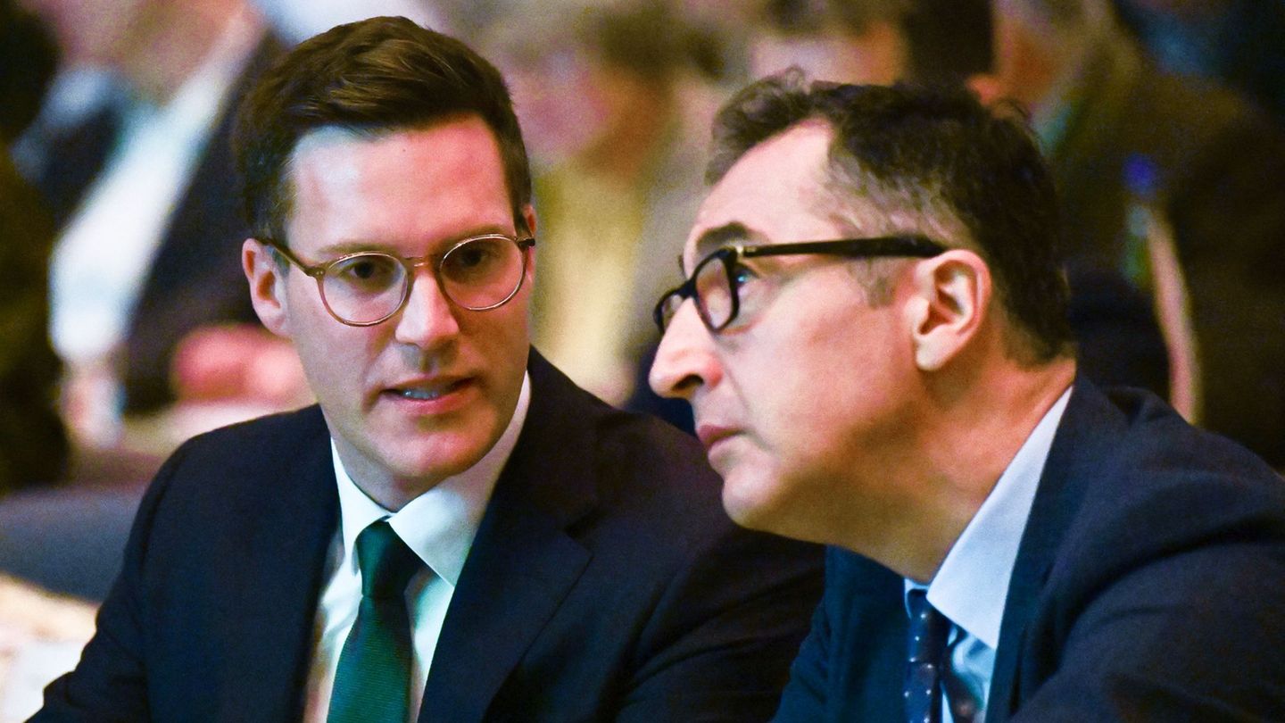 Sie pflegen einen freundlichen Umgang, konkurrieren aber ums Ministerpräsidentenamt. Foto: Bernd Weißbrod/dpa