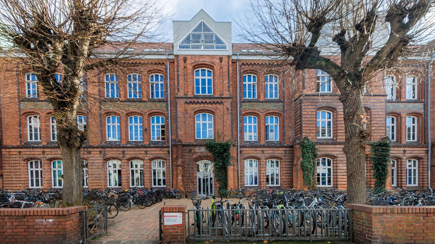 Jubil-um-in-L-beck-800-Jahre-Franziskanerkloster-und-Katharineum-in-L-beck