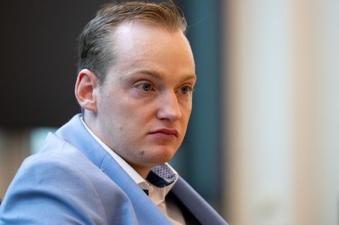 Der Angeklagte muss nach der Entscheidung des Gerichts für die bisherige Haft entschädigt werden. (Archivbild) Foto: Sven Hoppe/