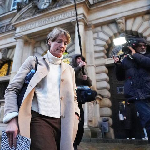 Die Hauptangeklagte Christina Block verlässt das Gerichtsgebäude in Hamburg