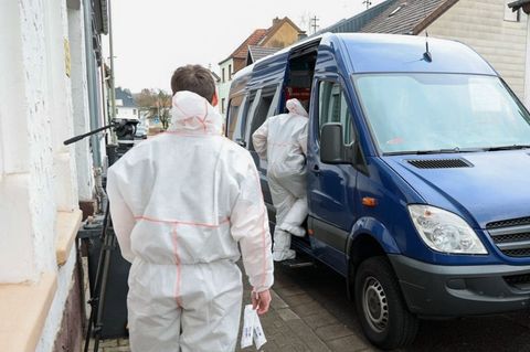 Die Spurensicherung der Polizei ist im Einsatz. Foto: Brandon Lee Posse/dpa