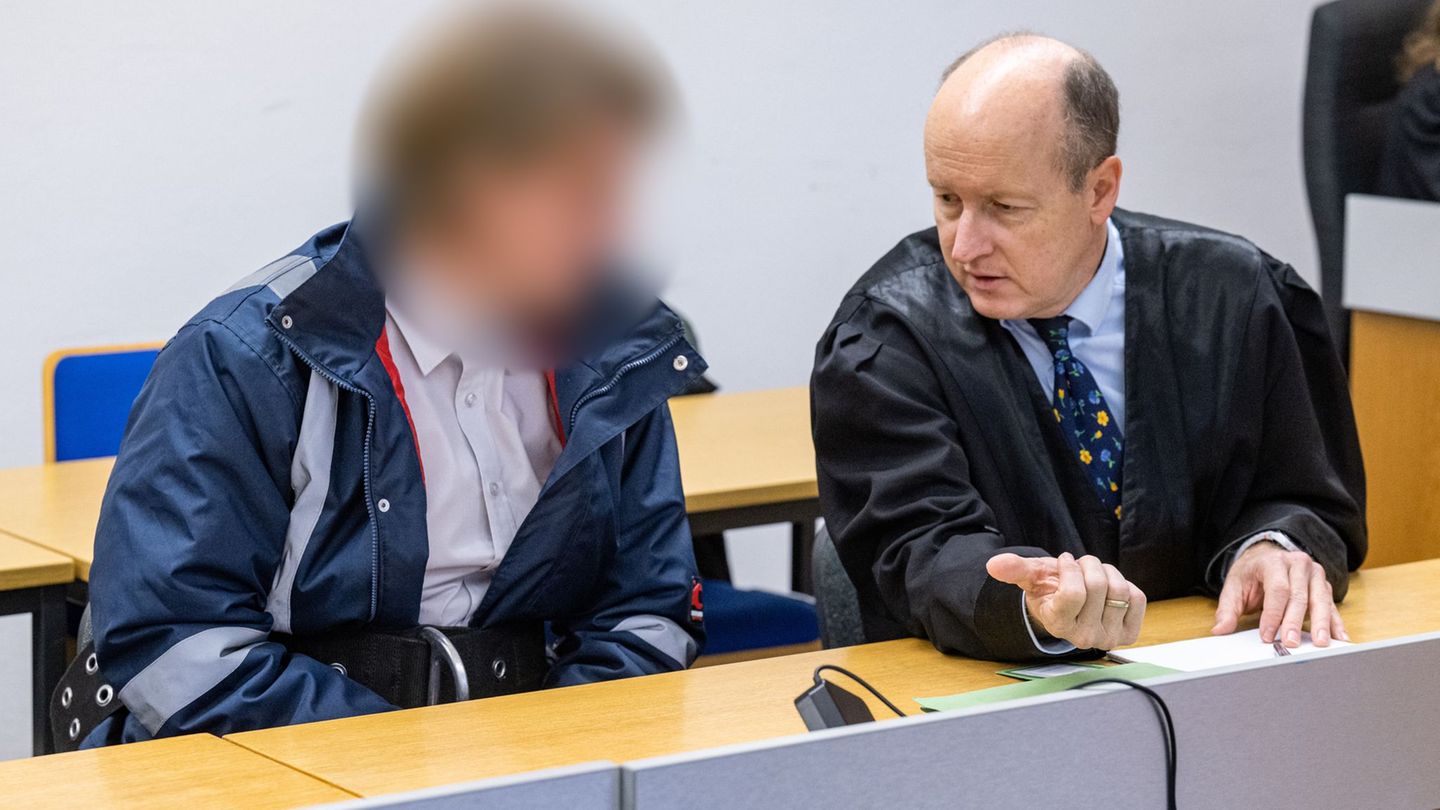 Vor dem Landgericht Landshut geht der Prozess gegen einen Mann zu Ende, der laut Anklage eine Pizzabotin zu erstechen versucht h