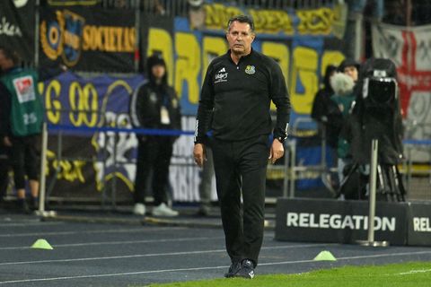 Alois Schwartz war erst im April nach Saarbrücken gekommen. (Archivbild) Foto: Swen Pförtner/dpa