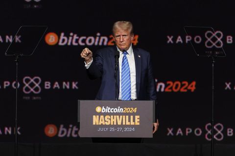 Donald Trump spricht bei einer Krypto-Konferenz in 2024