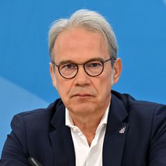 Thüringens Innenminister Georg Maier (SPD) will gegen rechtsextreme Lagerverkäufe vorgehen. (Archivbild) Foto: Martin Schutt/dpa