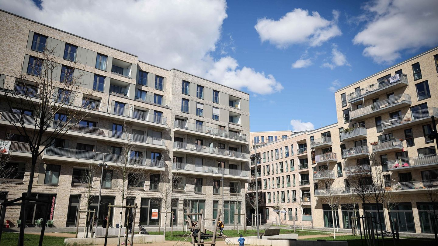 Der Hamburger Senat hat die Mietpreisbremse bis Ende 2029 verlängert. (Archivfoto) Foto: Christian Charisius/dpa