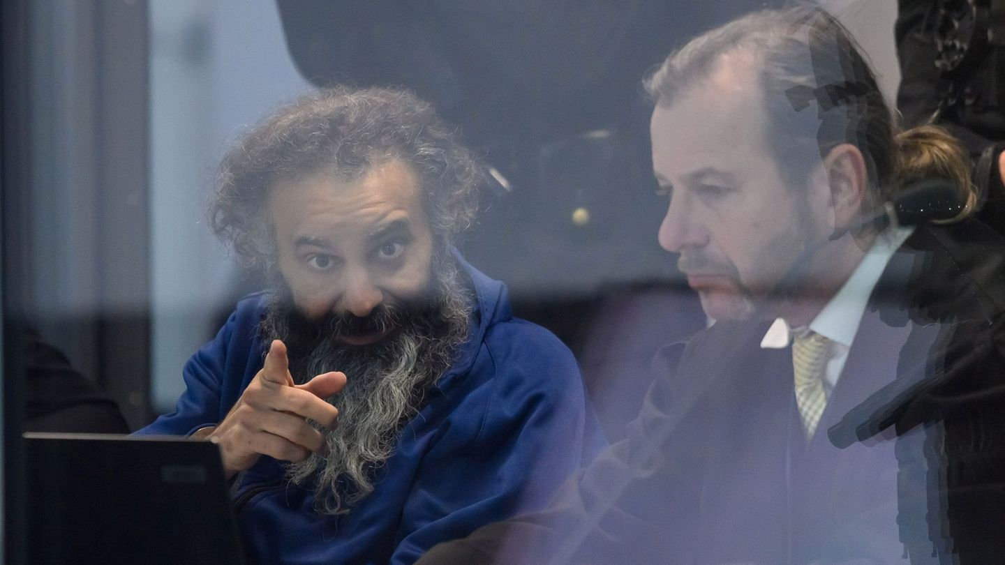 Der angeklagte Taleb al-Abdulmohsen meldet sich im Strafprozess immer wieder zu Wort. Foto: Klaus-Dietmar Gabbert/dpa