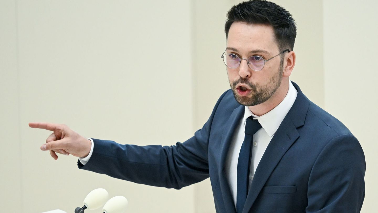 Der Parlamentarische Geschäftsführer der Brandenburger AfD-Landtagsfraktion, Dennis Hohloch, kritisiert eine Auszählung von Stim