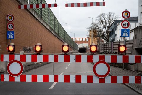 Arbeiten im Tunnel Grenzallee sind die Ursache für die etwa dreistündige Sperrung der A100. (Symbolbild) Foto: Christophe Gateau