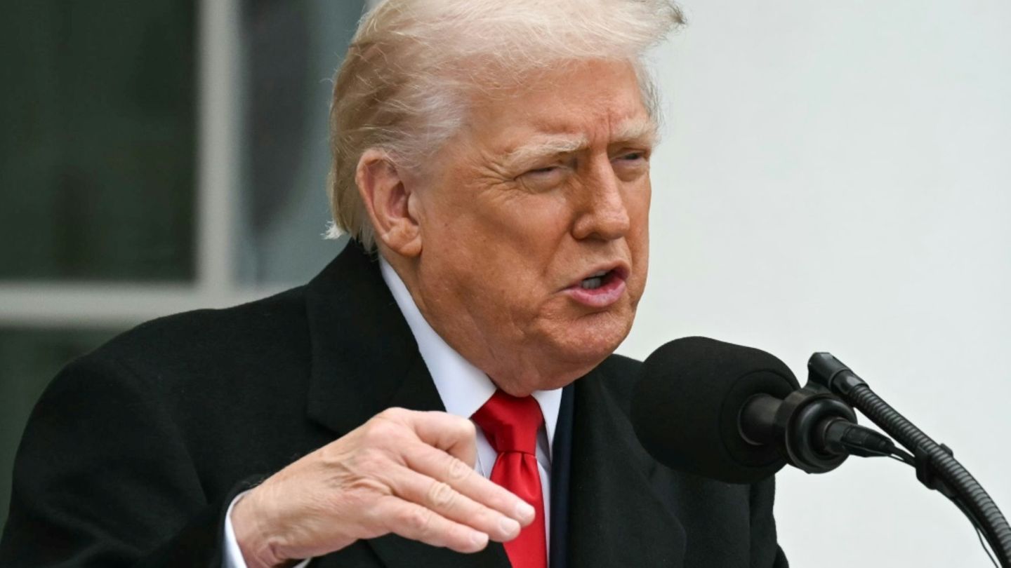 US-Präsident Trump im Rosengarten des Weißen Hauses