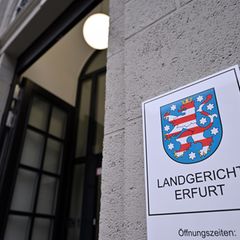 Nach dem Tod eines Neugeborenen steht die Mutter wegen Totschlags vor dem Erfurter Landgericht. (Symbolfoto) Foto: Martin Schutt