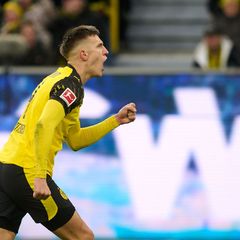 Die Vertragsgespräche des BVB mit Nico Schlotterbeck sorgen für Gesprächsstoff Foto: Bernd Thissen/dpa