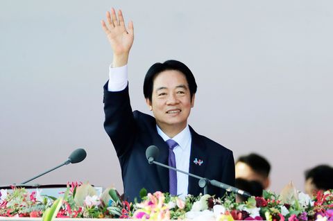 Taiwans Präsident kündigte in einem Gastbeitrag höhere Verteidigungsausgaben an. (Archivbild) Foto: Chiang Ying-ying/AP/dpa