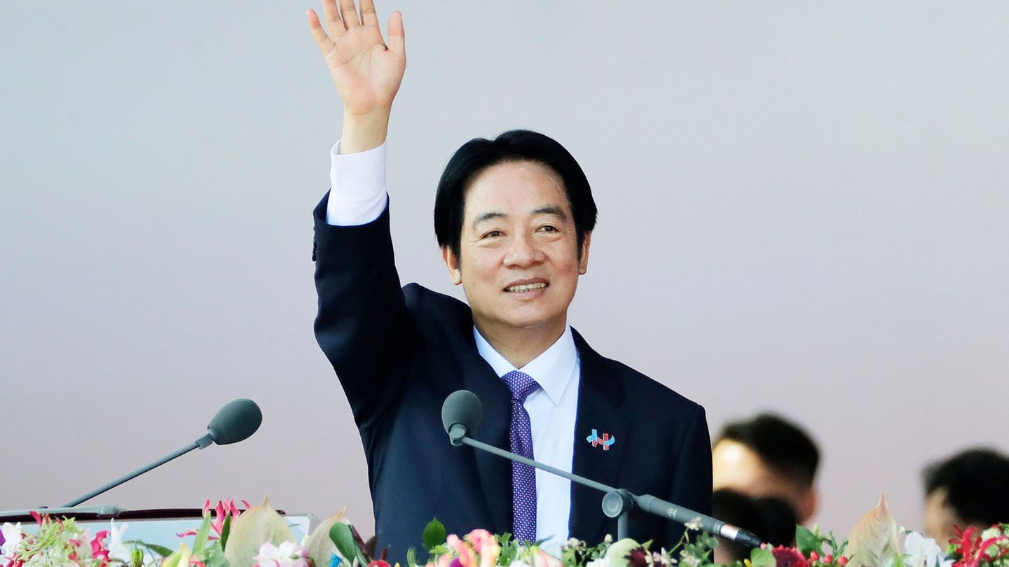 Taiwans Präsident kündigte in einem Gastbeitrag höhere Verteidigungsausgaben an. (Archivbild) Foto: Chiang Ying-ying/AP/dpa