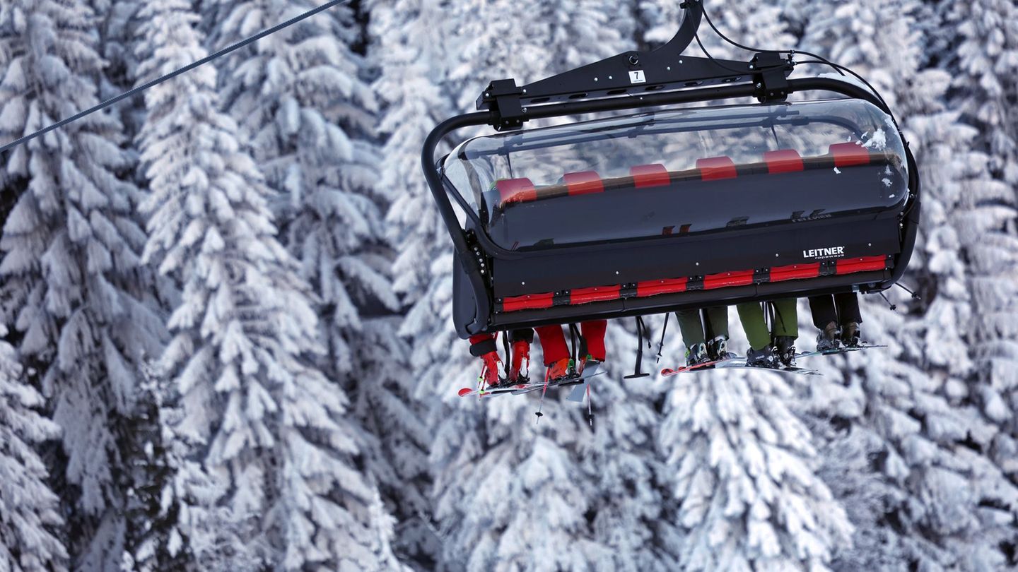 In den Alpen werden mehrere Zentimeter Neuschnee erwartet. Foto: Karl-Josef Hildenbrand/dpa
