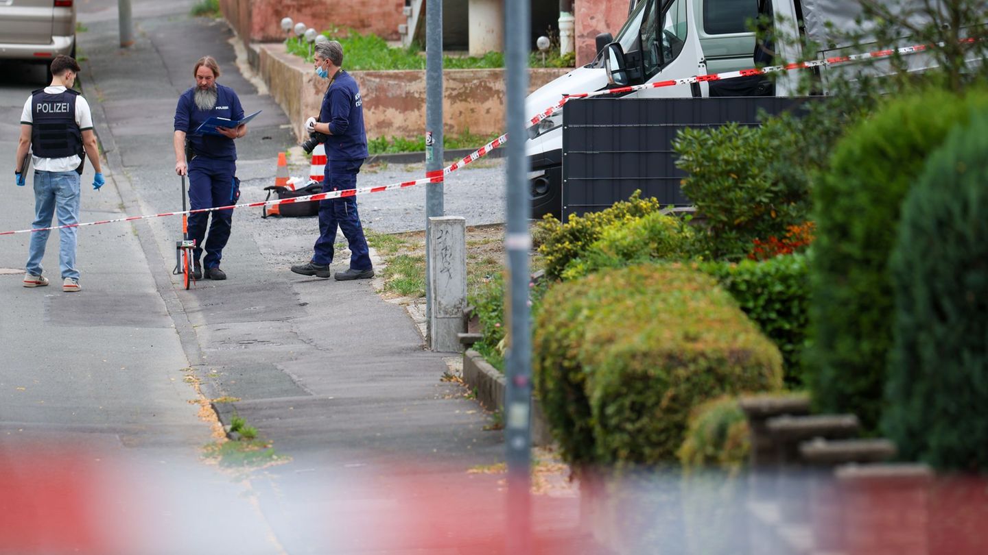 Die tödlichen Schüsse führten in Menden am 22. August zu einem größeren Polizeieinsatz. (Archivbild) Foto: Christoph Reichwein/d
