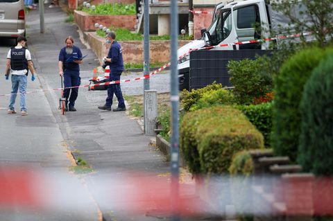 Die tödlichen Schüsse führten in Menden am 22. August zu einem größeren Polizeieinsatz. (Archivbild) Foto: Christoph Reichwein/d