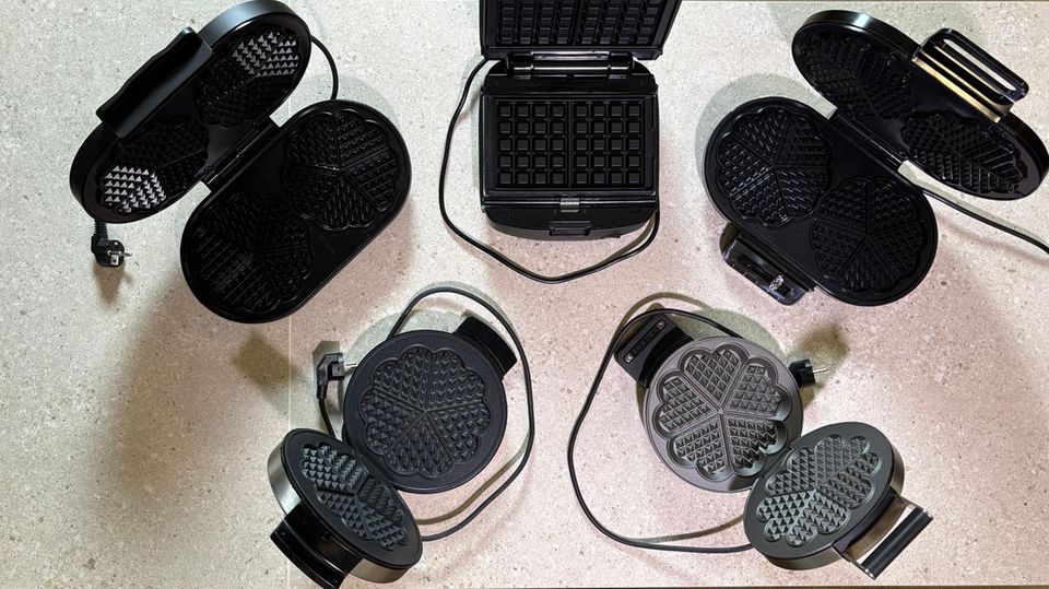 stern Waffeleisen Test: Die 5 Testgeräte aus der Vogelperspektive