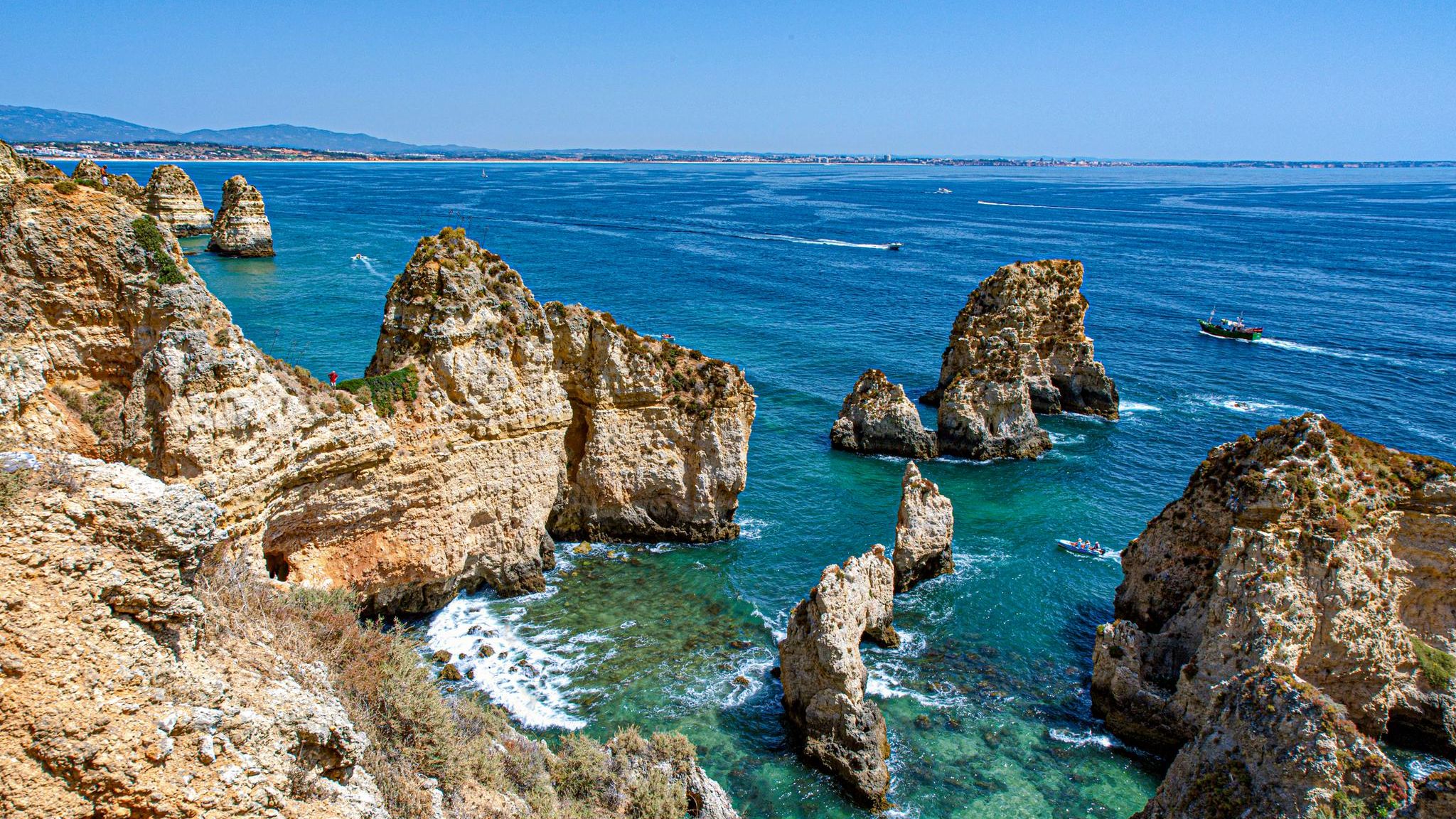 Lagos als Reiseziel: Türkisblaues Wasser weit und breit