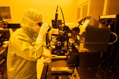 Fachkräften in technischen Berufen sind gefragt. Foto: Julian Stratenschulte/dpa