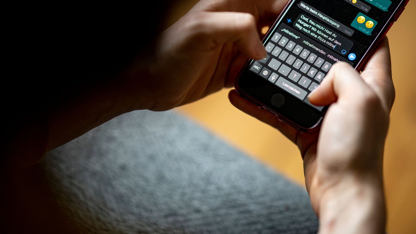 Einem Gesetzesvorschlag nach sollen Messaging-Dienste künftig mehr tun, um Kinder auf ihren Plattformen zu schützen. (Symbolbild