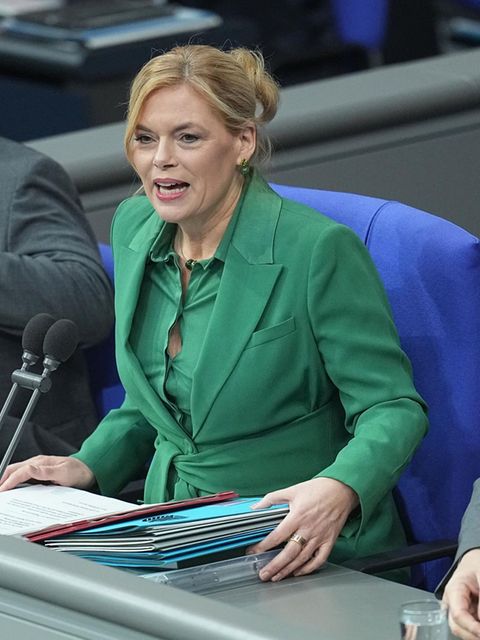 "Nein, nein, nein, die Sitzung leite ich" – Klöckner kanzelt meckernde Weidel ab