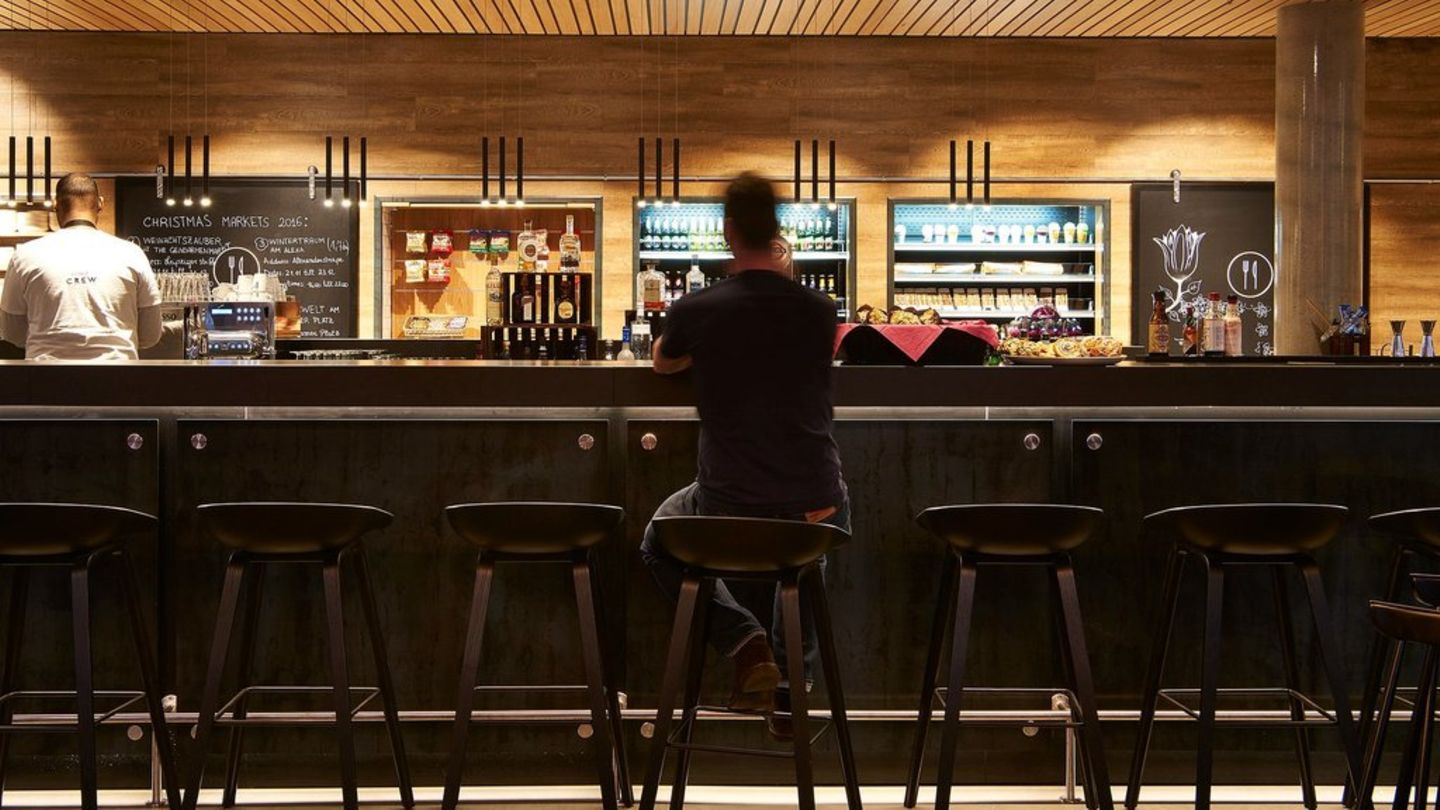 Single oder keine Lust auf Begleitung? Solo-Trips und -Urlaube wie bei diesem Alleinreisenden sind heute keine Seltenheit.