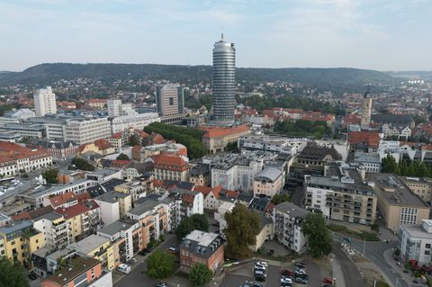 In Jena spitzt sich die Finanzlage zu. (Archivbild) Foto: Bodo Schackow/dpa