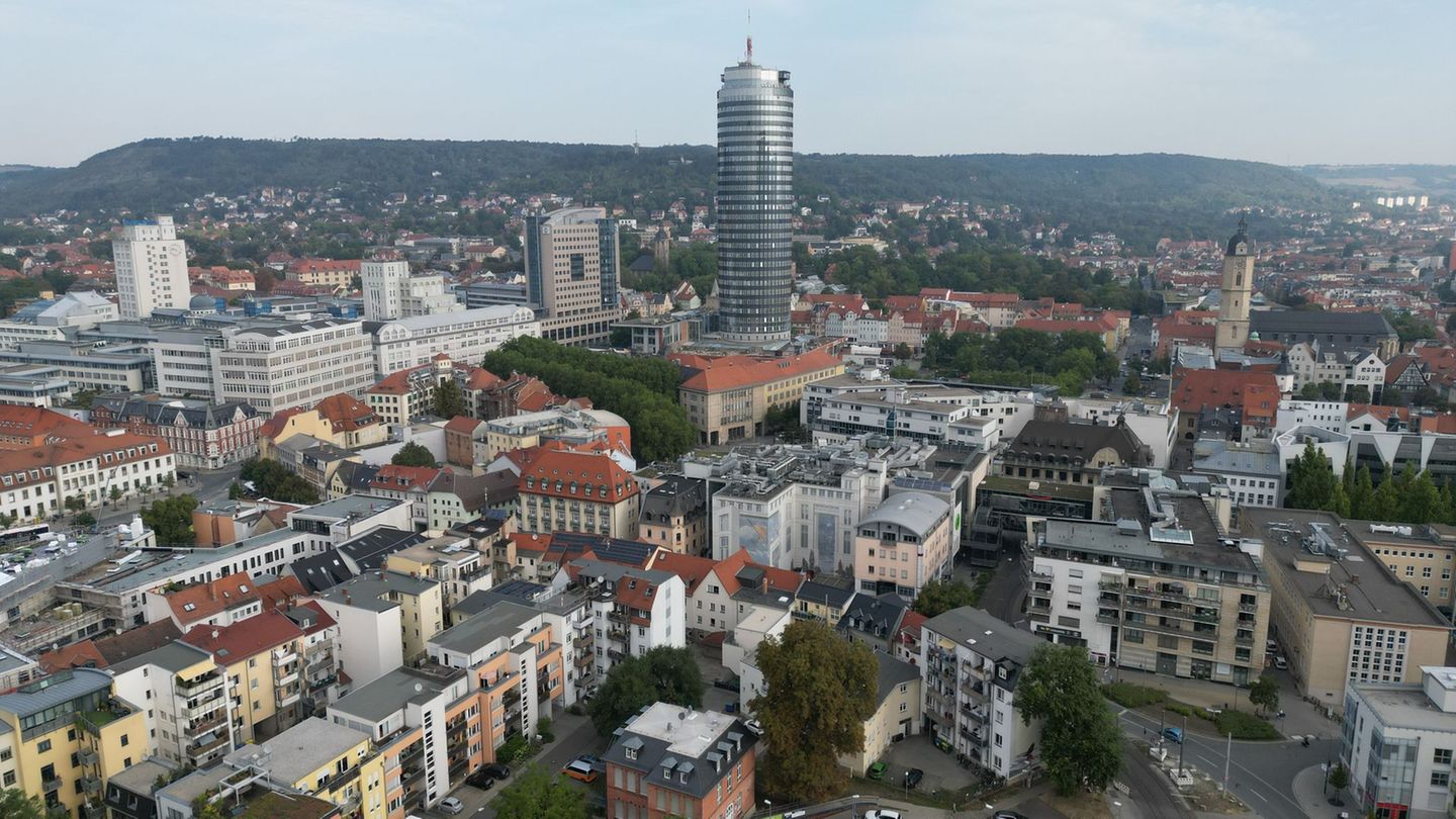 In Jena spitzt sich die Finanzlage zu. (Archivbild) Foto: Bodo Schackow/dpa