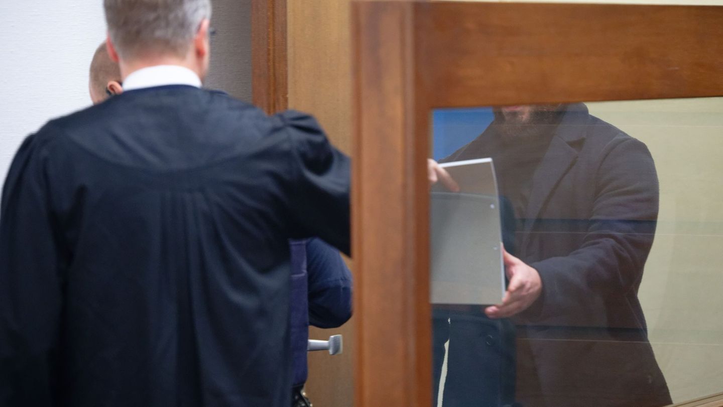 Dem Angeklagten wird Anstiftung zum Mord vorgeworden. Foto: Henning Kaiser/dpa