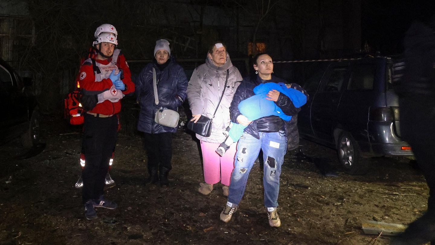 Ukraine: Menschen im Dunkeln