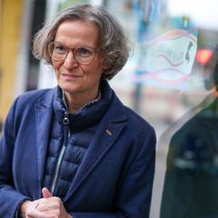 Bauministerin Ina Scharrenbach (CDU) spricht offen über ihre Krebserkrankung. (Archivbild) Foto: Christoph Reichwein/dpa