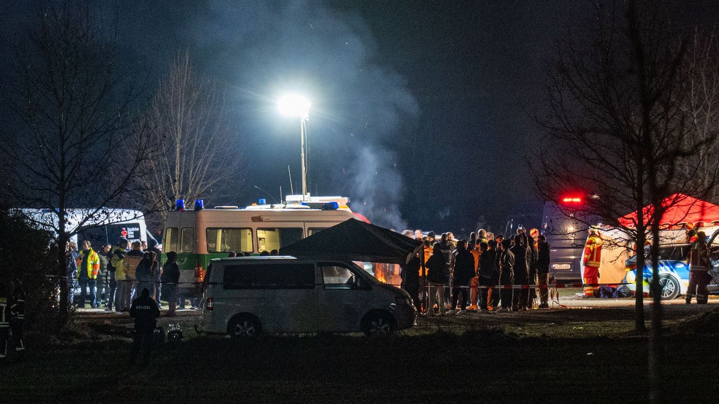 Der 43 Jahre alte Angeklagte soll bei einer großen Feier im März in Parsberg in der Oberpfalz seinen Cousin getötet haben. (Arch