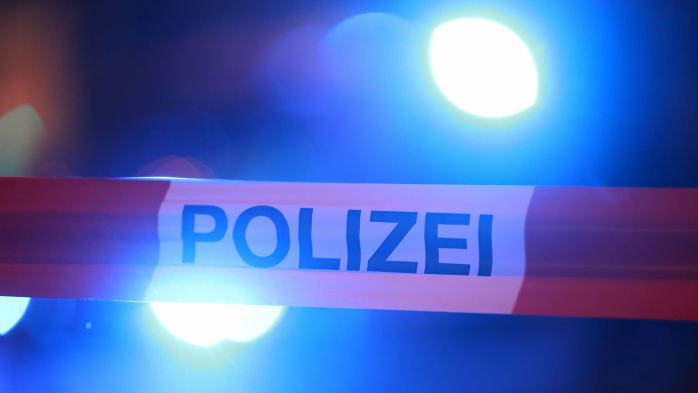 Die Polizei ermittelt zu den fünf Toten in Reutlingen, Baden-Württemberg