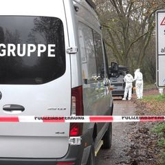 Die Frauenleiche war am Dienstagvormittag auf einem Fußweg gefunden worden. Foto: Thorsten Kremers/dpa